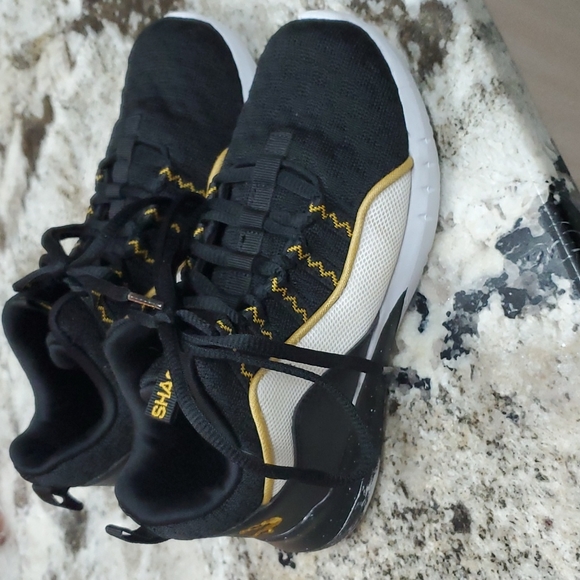 Other - Shaq basketball shoes size youth 1.5D